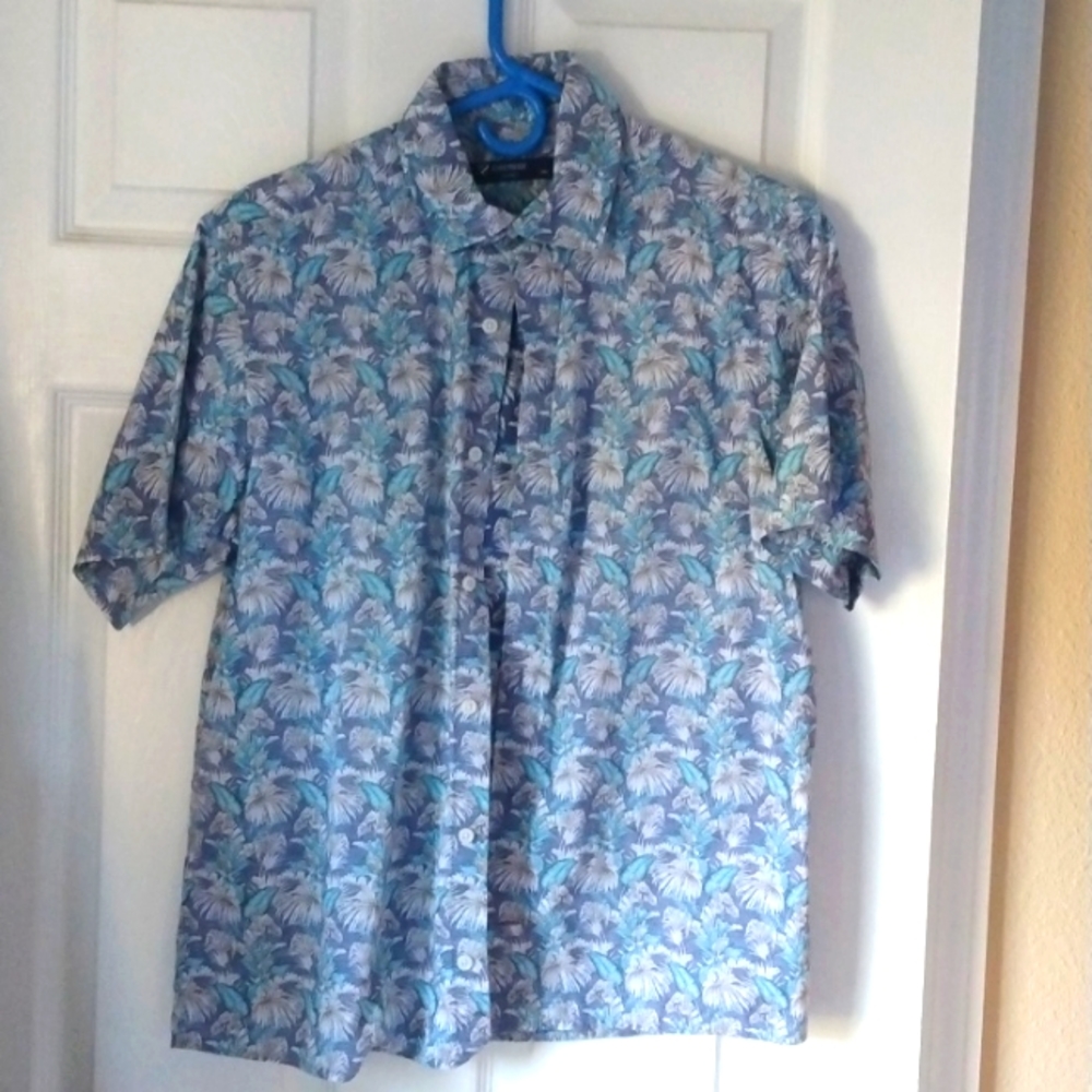 Daniel Cremieux size Small Men's button-down short sleeve shirt